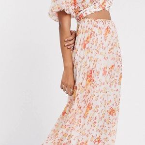 Never worn ASOS DESIGN wrap around pleated midi